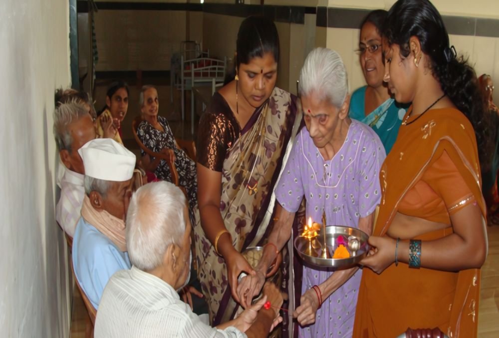 adhar-vishwastha-sanstha-senior-citizen-homes-in-maharashtra