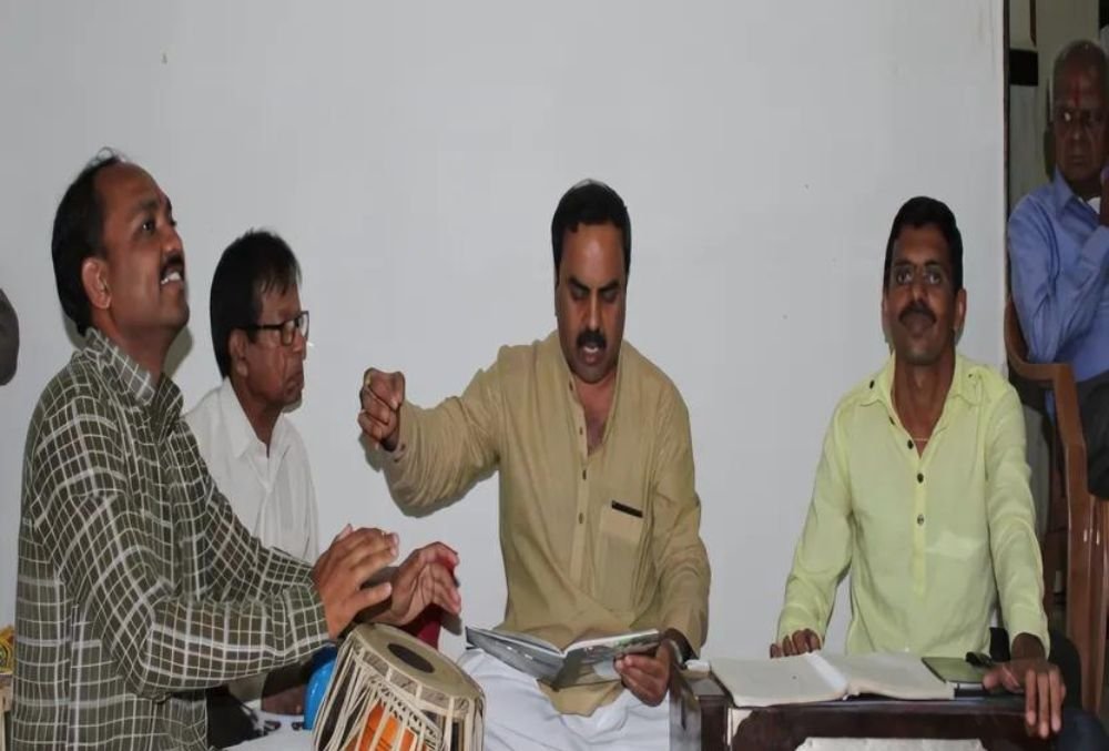 adhar-vishwastha-sanstha-solapur-old-age-home-for-donation